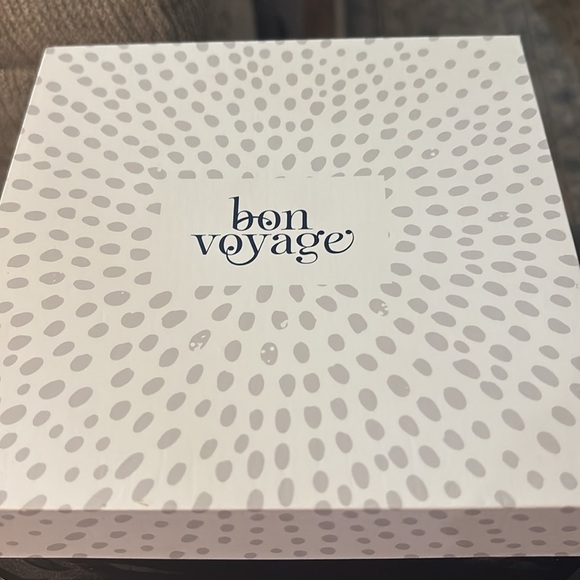 Accessory Gift Set Tortoise Sunglasses Goldtone Watch Bracelets Decorative Box - Picture 6 of 6